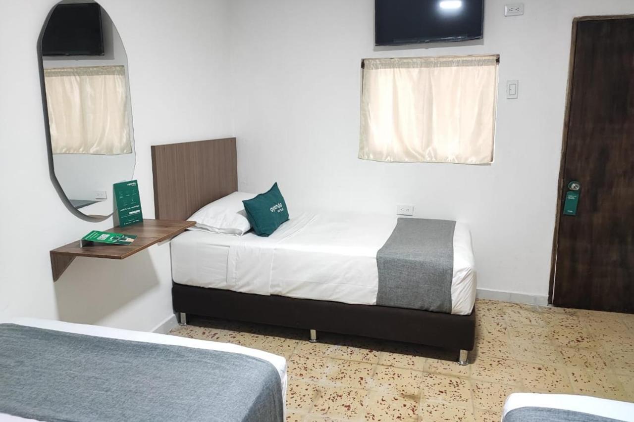 Ayenda Hotel Helenas Риоача Экстерьер фото
